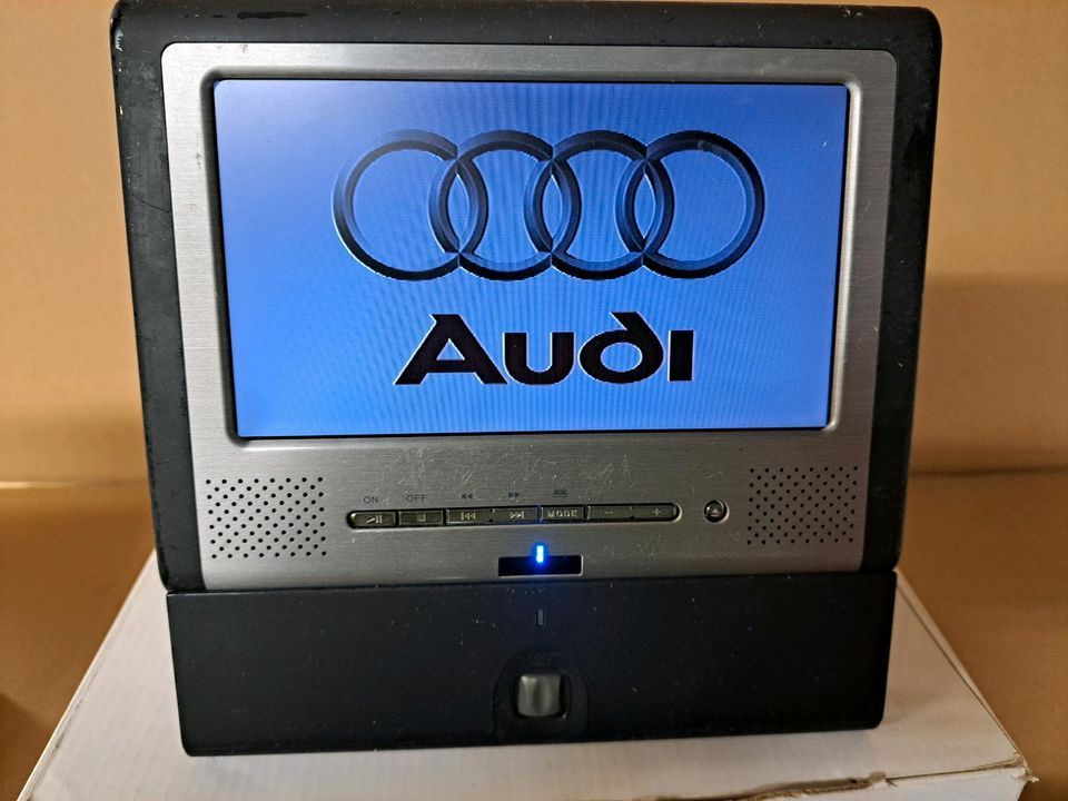 Audi Q7 DVD Player mit Halterung und Zubehör in Peine