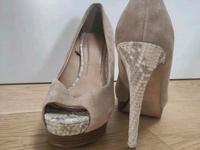 Neue Zara High Heels, Gr.41, Echtleder, rosa Düsseldorf - Hafen Vorschau