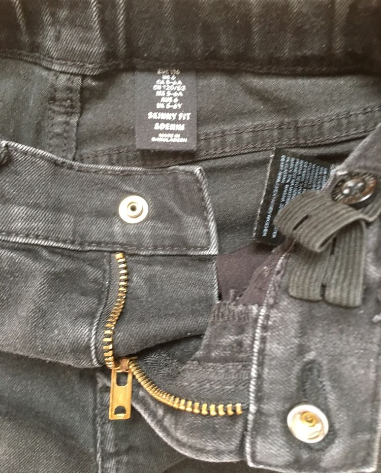 H&M Jeans skinny fit Gr. 116 schwarz in Dresden