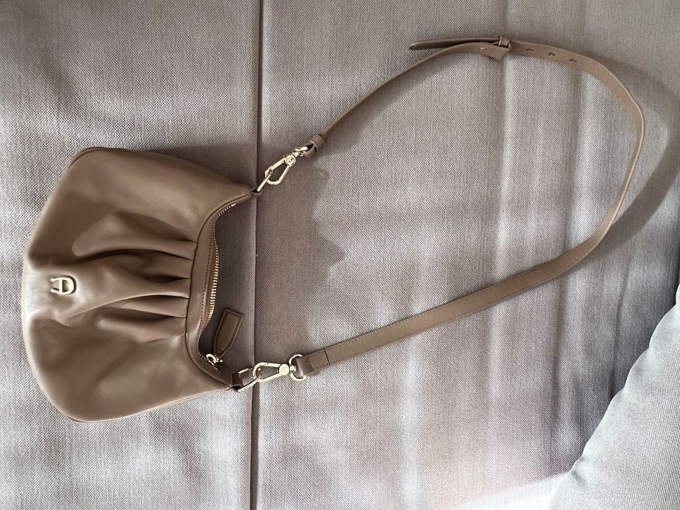 Aigner Handtasche taupe in Königslutter am Elm