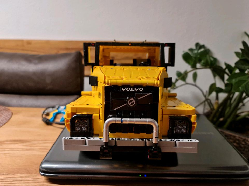 Lego Technic/ Technik Volvo Dump Truck MOC  Full RC in Gelsenkirchen