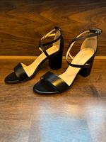 Peter Kaiser Sandalen 39 6 schwarz neu Leder Riemchen Absatz Nürnberg (Mittelfr) - Mitte Vorschau