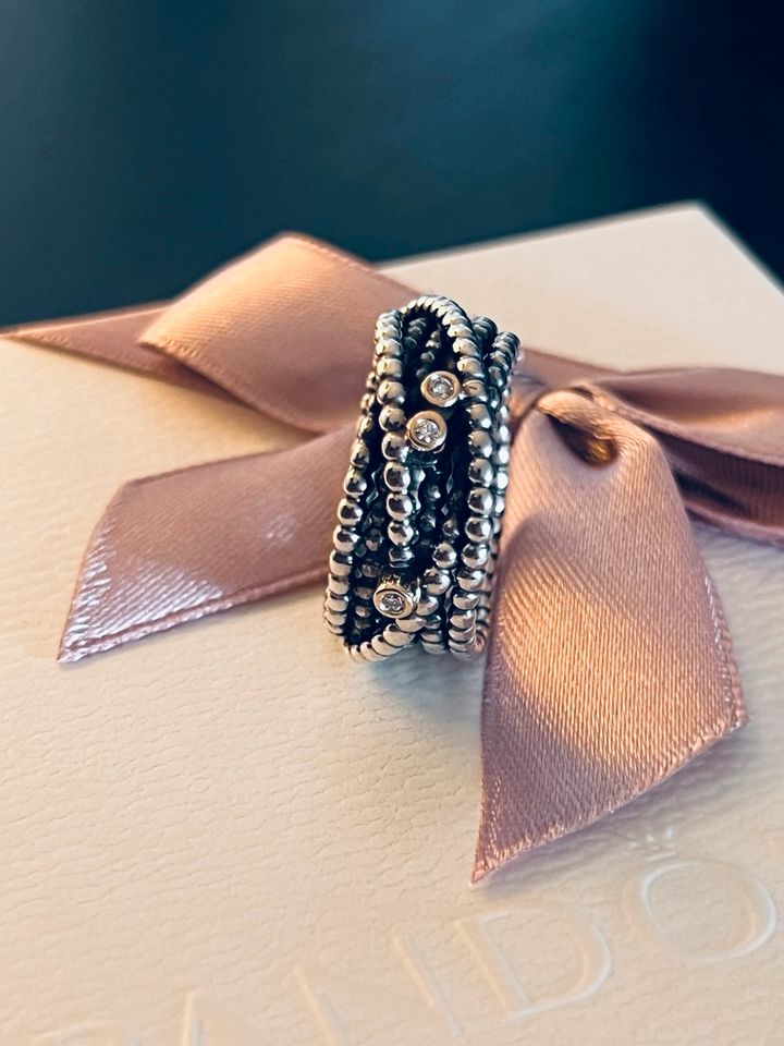 RESERVIERT! ——— ♥️ Pandora Ring 3 Diamanten in 14K Goldfassung in Kirchhain