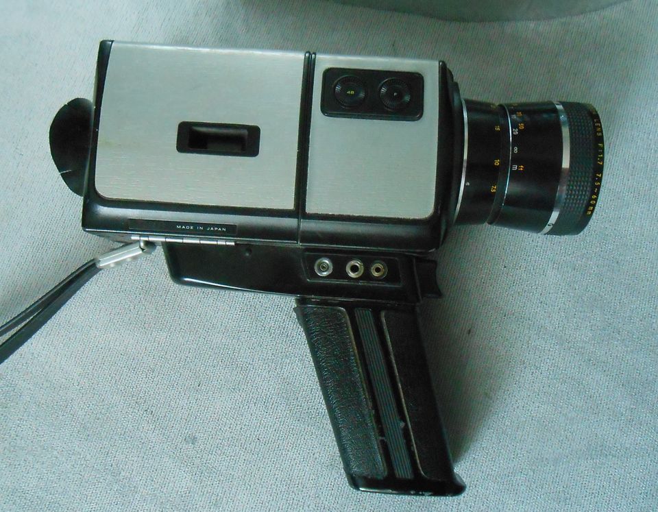 Alte Super 8mm Kamera in Eisenhüttenstadt