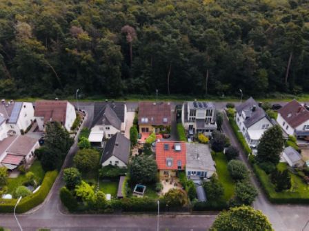 Modernisiertes 1- Familienhaus im Buchenbusch mit  2. Immobilie, ca. 100qm auf Wohnrecht in Neu-Isenburg