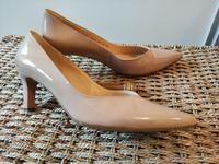 Högl Pumps, 40, beige Lack Leder, 7 cm Brandenburg - Leegebruch Vorschau