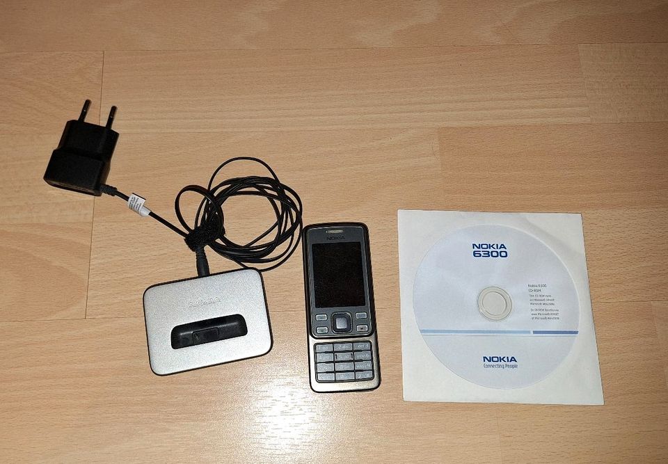 Handy Nokia 6300 inkl. Ladestation und CD, voll funktionsfähig in Sindelfingen