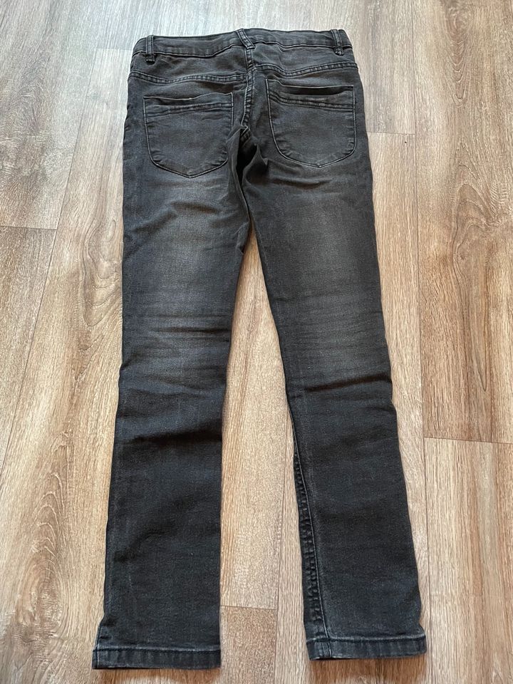 Jeans Gr. 146 in Hohenmölsen