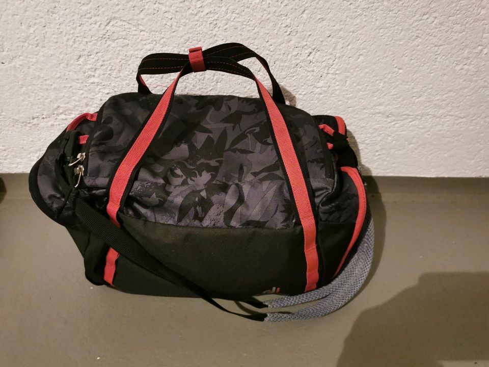 Deuter Sporttasche Junior in Lenggries