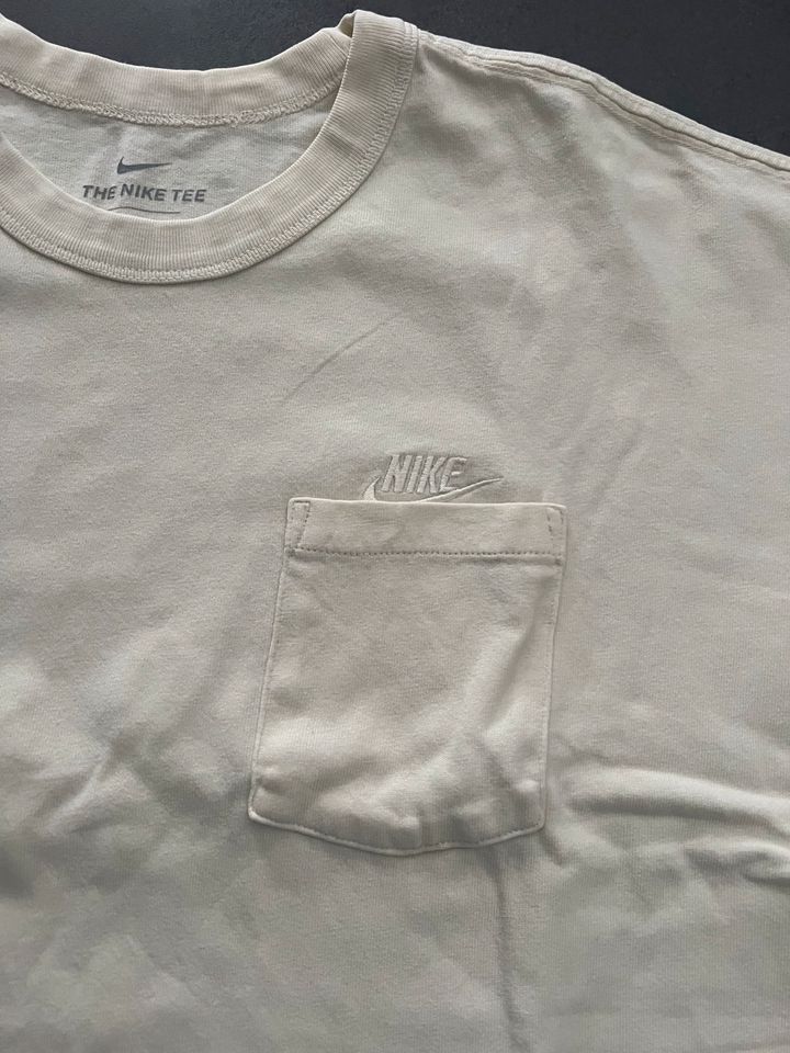 Nike T-Shirt L in Holler
