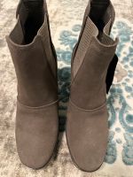 UGG Stiefeletten aus Leder in Größe 36 NEU Frankfurt am Main - Rödelheim Vorschau