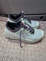 ON Cliud schuhe West - Zeilsheim Vorschau