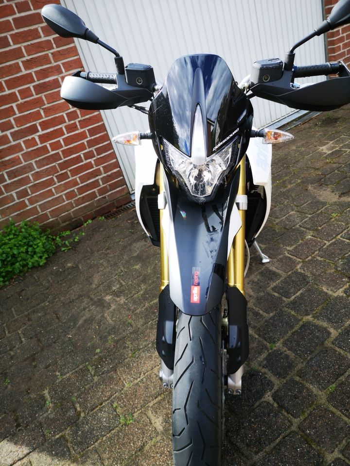 Aprilia Dorsoduro 750 ABS Supermoto in Hamburg