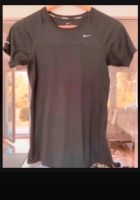 Bequemes Nike DriFit T-Shirt in Größe S schwarz Fitness Hessen - Wiesbaden Vorschau