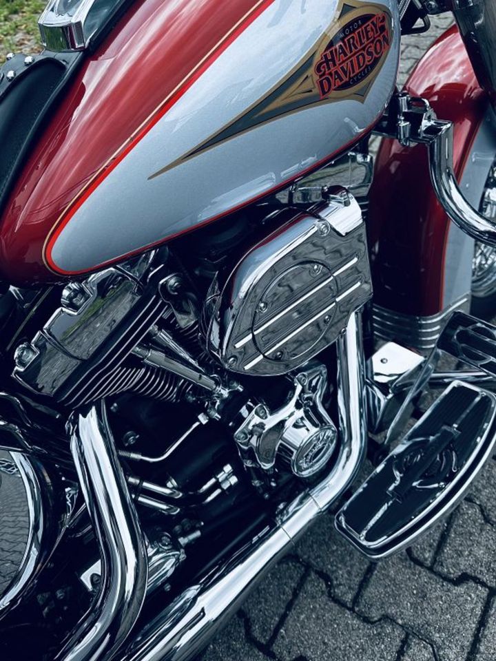 Harley Davidson Heritage Softail FLSTC in Waldenbuch