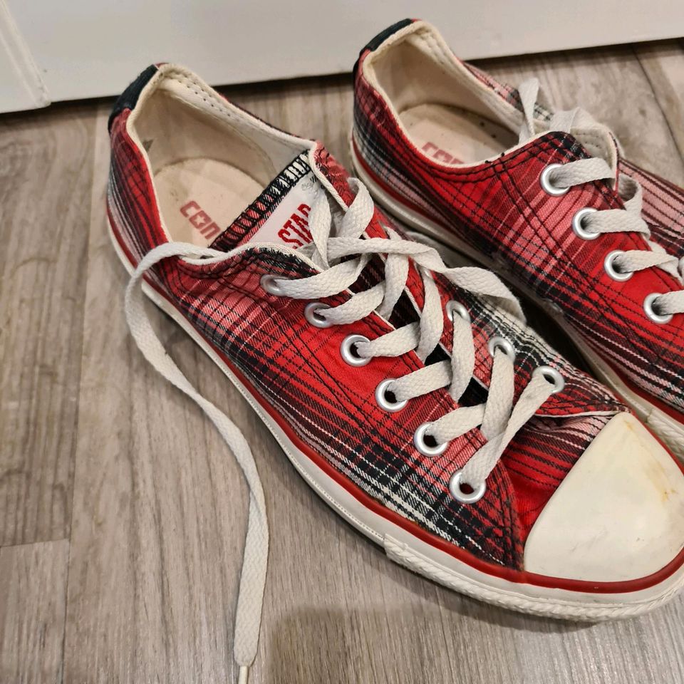 Converse Gr. 37,5 Original rot in Berlin