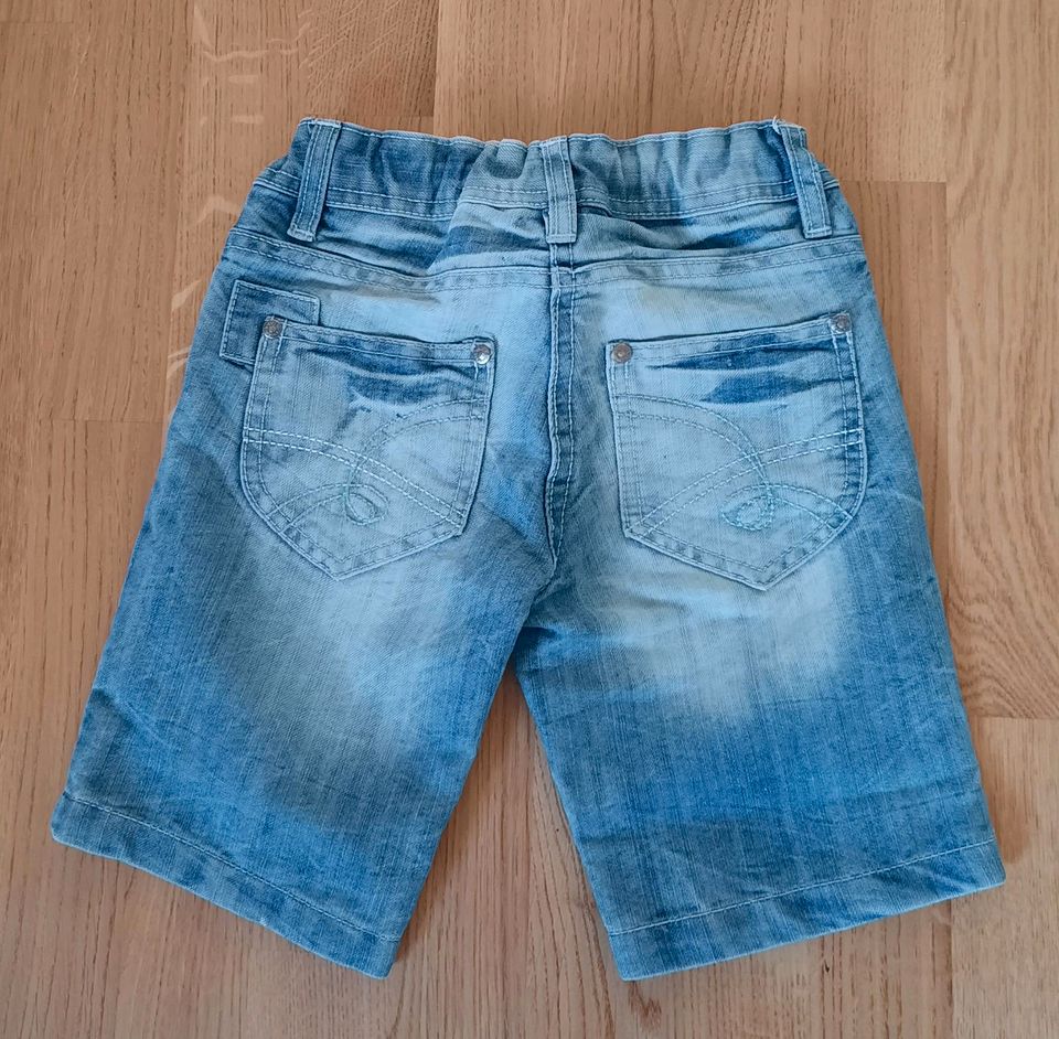 Jeans / Shorts / kurze Hose stone washed (Gr. 116 / 122) in Markkleeberg