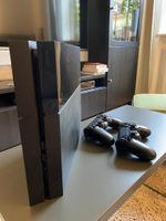 SonyPlaystation 4 Konsole + 2 Controller (innen gereinigt) München - Untergiesing-Harlaching Vorschau