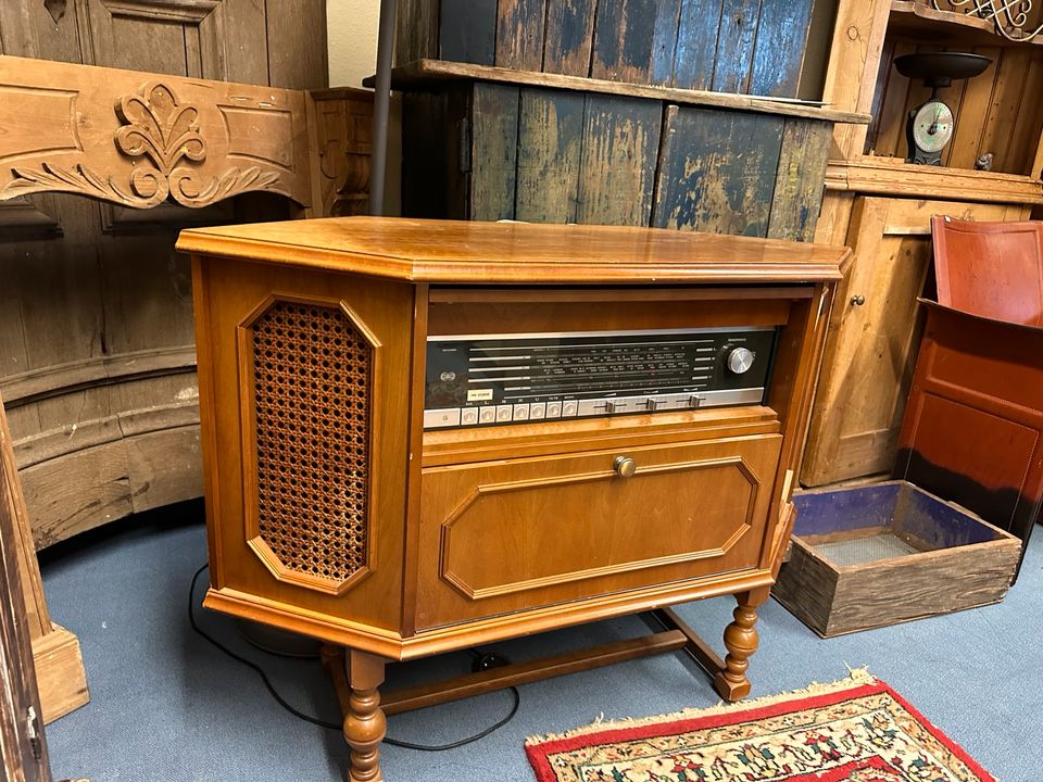 Vintage Eckschrank Kommode Normende Radio 110x82x51cm in Düsseldorf