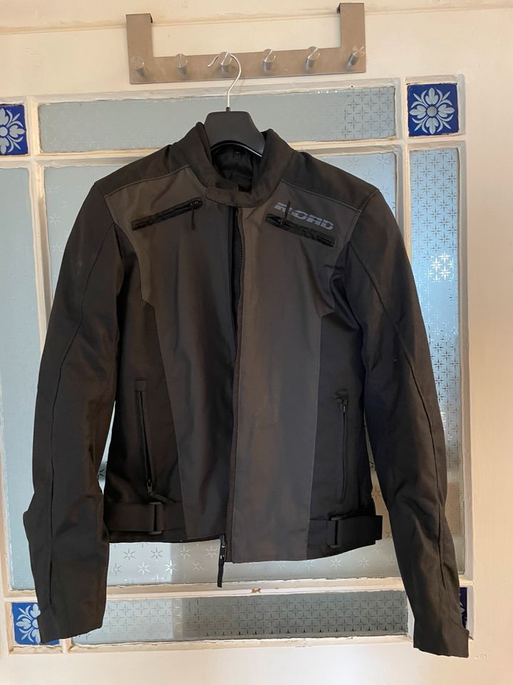 Motorrad Jacke Road Sport Textiljacke Rückenprodektor wie neu in Ansbach