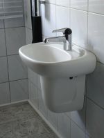 Duravit Handwaschbecken 45cm u. Halbsäule, Sonderfarbe edelweiss Bayern - Stockstadt a. Main Vorschau