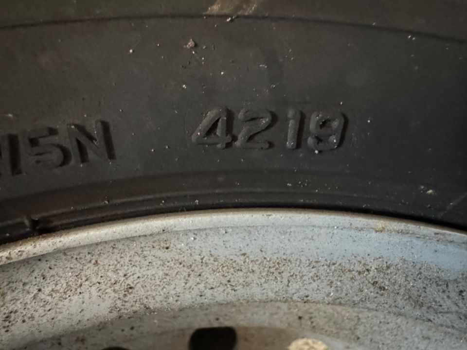 Reifen mit Felge 175/70 R2 86T in Preetz