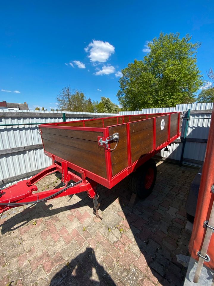 Trecker Anhänger Neu aufgebaut in Stavenhagen