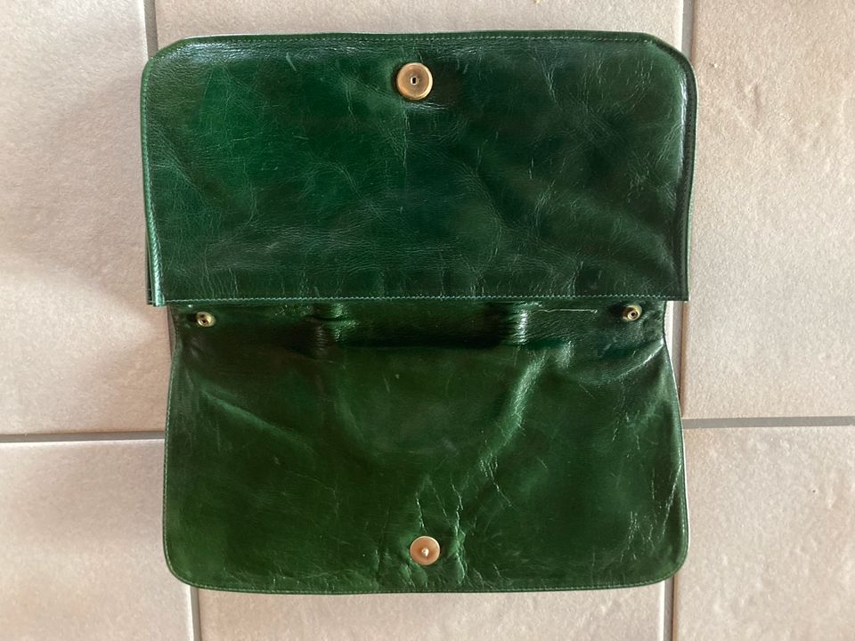 Vintage Damenhandtasche mit goldfarbenem Griff in Ravensburg