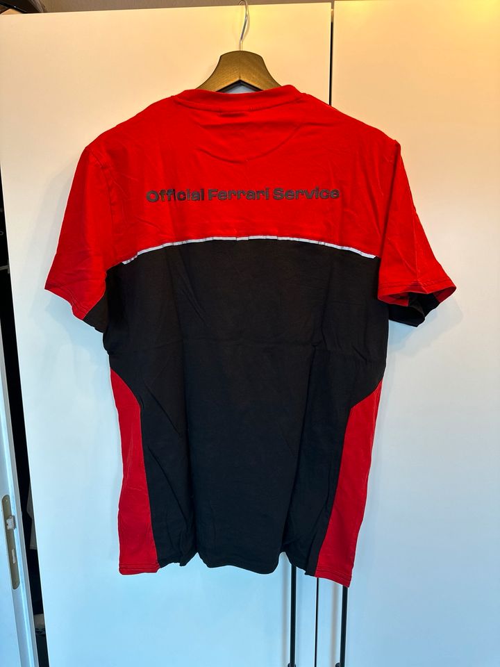 Ferrari T-Shirt Original in Stuttgart