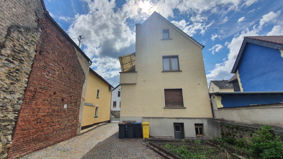 Haus in Flacht 6 km nahe Limburg mit Scheune und Garten in Rheinland