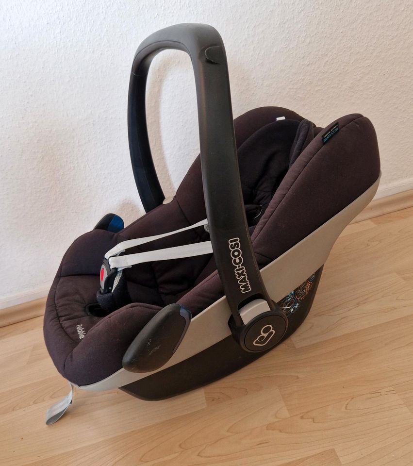 Maxi-+Cosi Pebble Autokindersitz in Düsseldorf