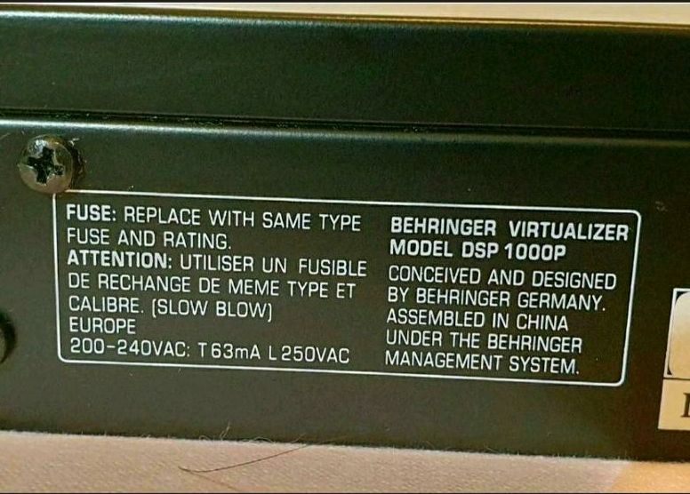 Behringer DSP1000P Virtualizer Pro Multi Effects Processor DSP 10 in Hamburg