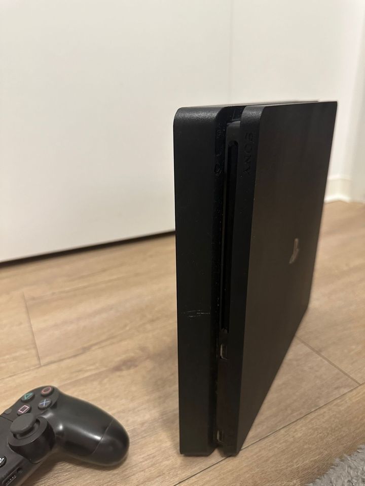 Sony PlayStation 4 Slim 500Gb in Düsseldorf