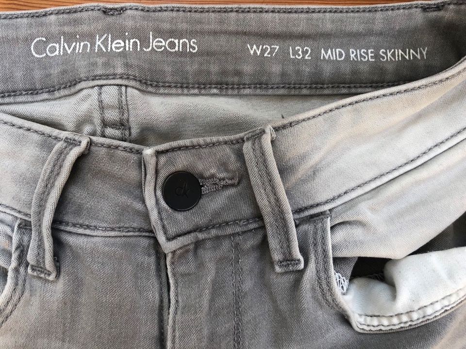 Calvin Klein Jeans Mid Rise Skinny W27 L32 neuwertig in Wiesbaden