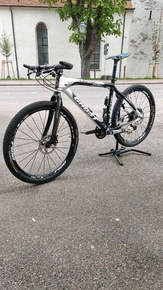 Mountenbike nur 9 Kg Ghost Team Lector voll Carbon sehr Leicht in Burladingen