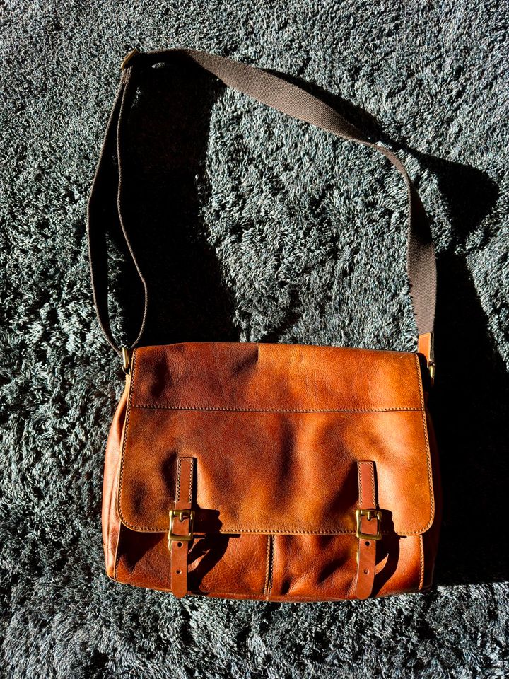 Fossil Herren Tasche Defender Messenger in Cognac, Top Zustand in Stuttgart