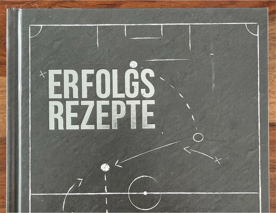 Erfolgsrezepte Kochbuch Jogi Löw Tim Mälzer in Waghäusel