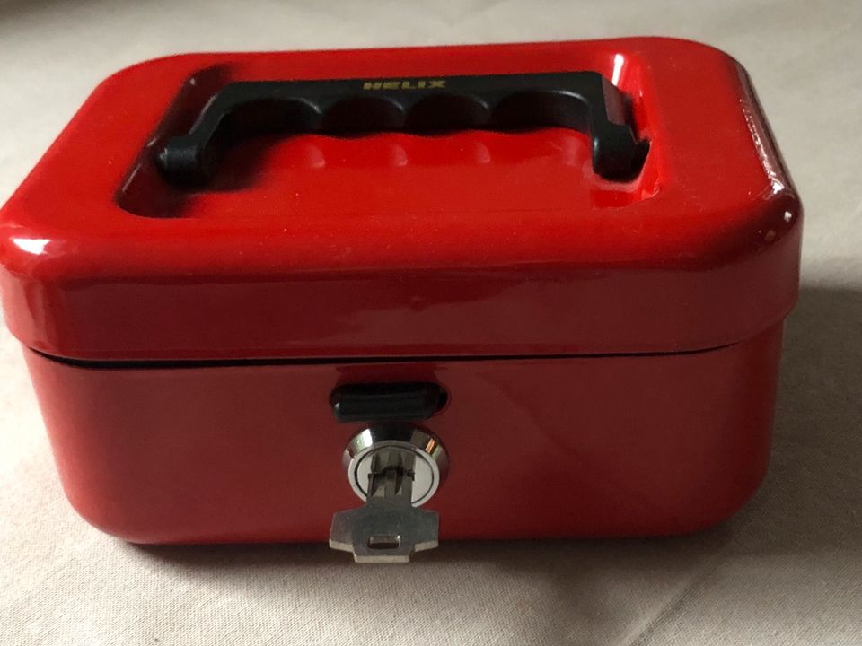 Kleine Geldkassette HELIX rot mit Einsatz und Griff in Hessen - Bruchköbel