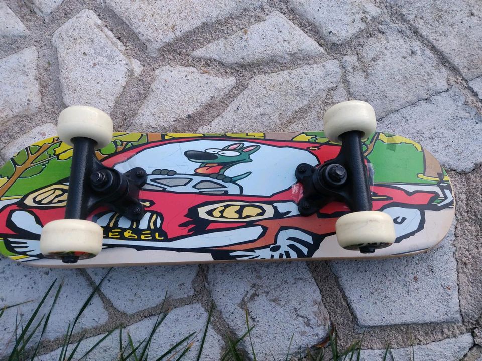 Skateboard für Kinder von Rebel in Korb