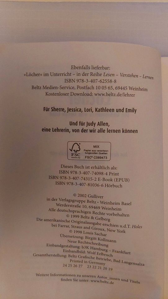 Lesebuch, Löcher von  Louis Sachar , Schullektüre in Mülheim (Ruhr)