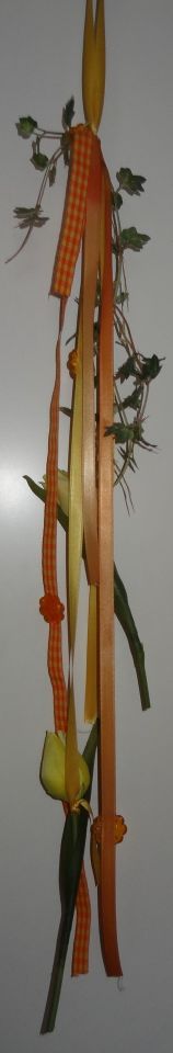 D Dekoration Frühling m Tulpen gelb und farbigen Bändern 78cm kam in Bacharach