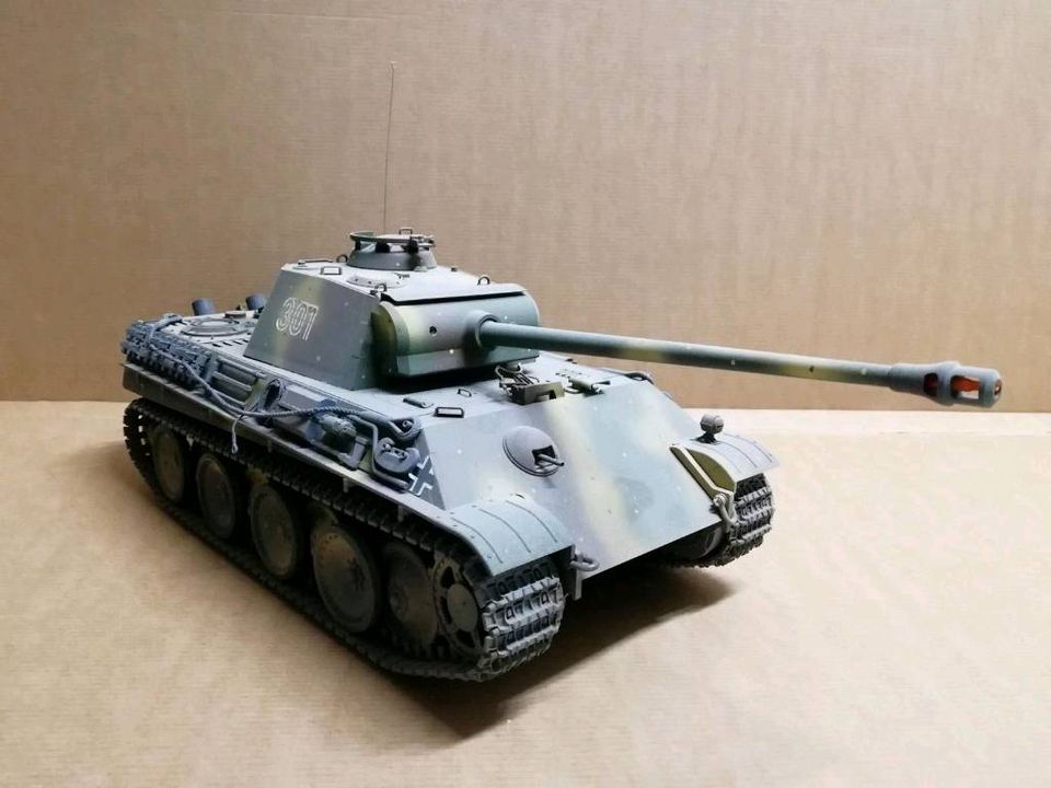 Tamiya Panther V Modell in Originallackierung in Igensdorf