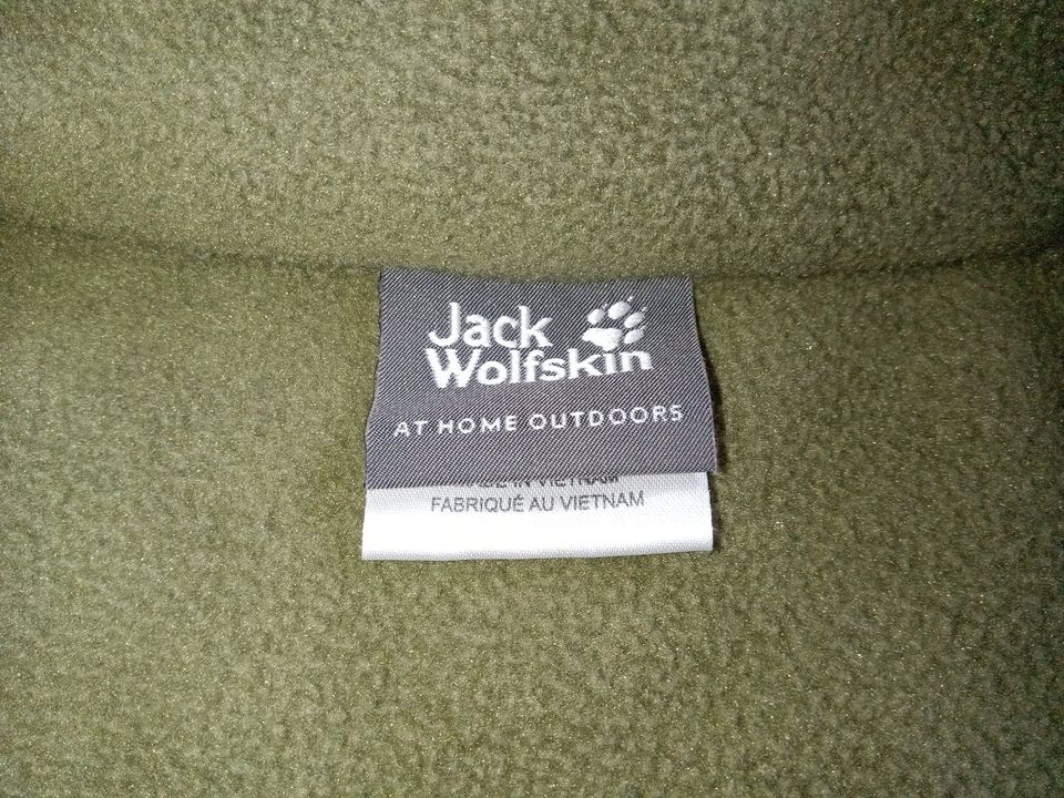 Jack Wolfskin Fleece mit 2 Taschen Farbe Grün Größe XXL 58 in Sundern (Sauerland)