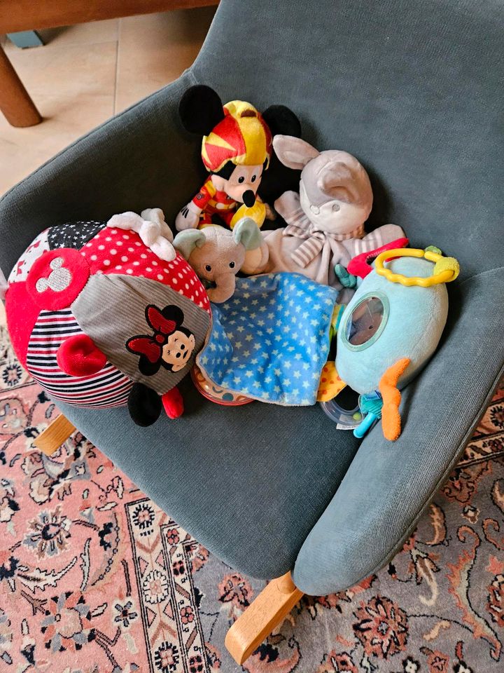 Babyspielzeug (Babydream, Pusblu, Disney) in Berlin