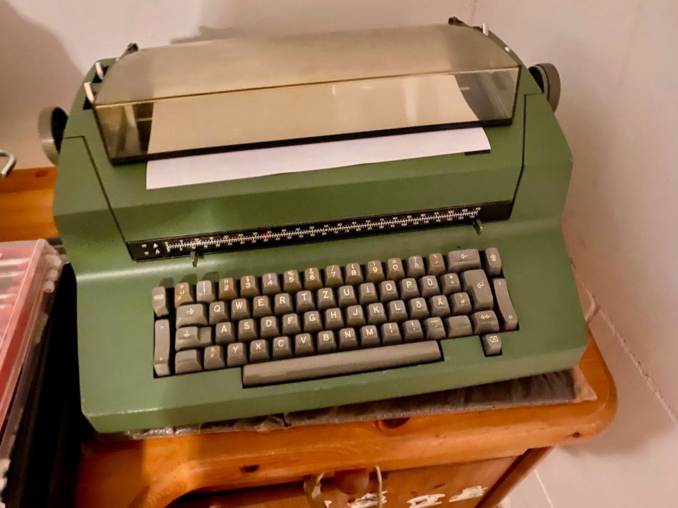IBM elektrische Schreibmaschine in Glinde