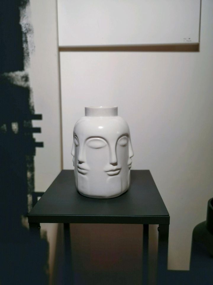 Vase Gesicht Abstrakt Keramik weiß in Satrup