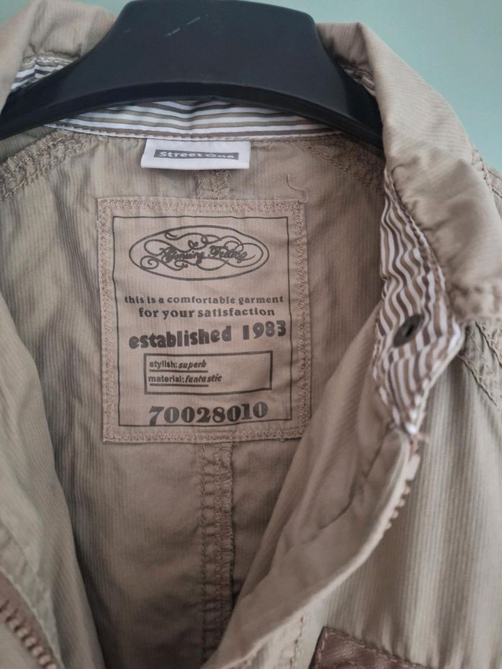 Leichte Jacke / Damen / Gr 40 / Beige / Street One in Ulm