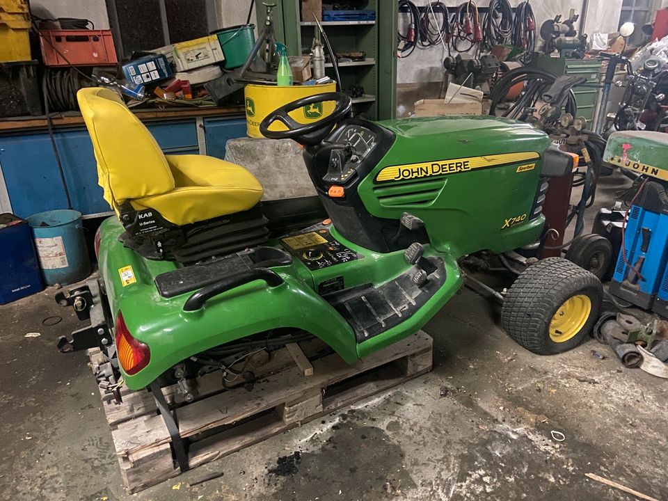 Suche Getriebe für X740 John Deere in Höttingen