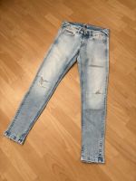 Tommy Hilfiger Jeans Größe 26/32 Hessen - Lohfelden Vorschau