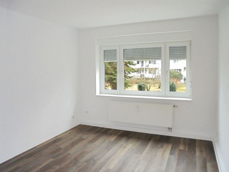 Geräumige 1-Raum-Wohnung! Neues Bad mit Dusche // Barrierefrei // Küche mit Fenster! in Gera
